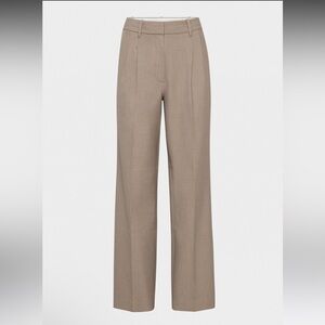 NWOT Aritzia effortless pants Regular size0

No tags